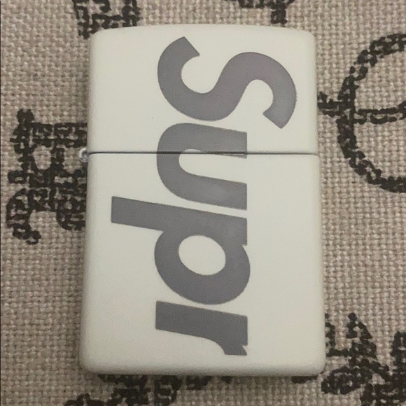 Supreme Glow in the Dark Zippo Lighter - Picture 1 of 7